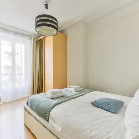 Quiet & Refurbished 1br Parisian Retreat-paris 16 Apartment *