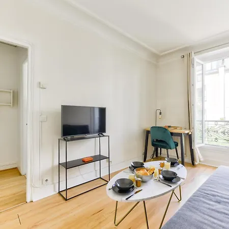 Quiet & Refurbished 1br Parisian Retreat-paris 16 Paris